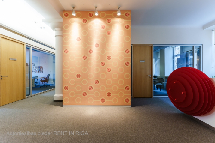 Sludinājumi. Iznomā biroju Rīgas centrā  Stabu ielā 34  Atrašanās vieta: Birojs atrodas fasādes ēkā starp Cena: 2300 EUR/mēn Foto #5