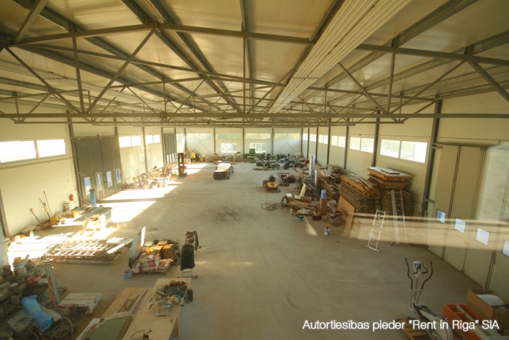Sludinājumi. Nomai pieejams multifunkcionālas noliktavas, ražošanas vai remzonas telpas.  + Telpas tiek Cena: 4560 EUR/mēn Foto #4