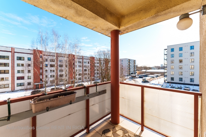 Объявление. Светлая, солнечная квартира-студия с балконом.  Квартира имеет большие, просторные окна и Цена: 89900 EUR Foto #6