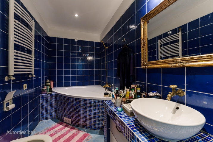 Объявление. Светлая, солнечная квартира-студия с балконом.  Квартира имеет большие, просторные окна и Цена: 89900 EUR Foto #9