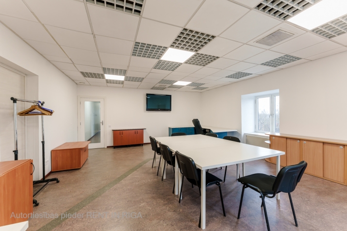 Объявление. Mēbelētas biroja telpas Mūkusalas ielā 51, ar jauku skatu uz Daugavas upi un Zaķusalu.  Birojam Цена: 238 EUR/мес. Foto #2