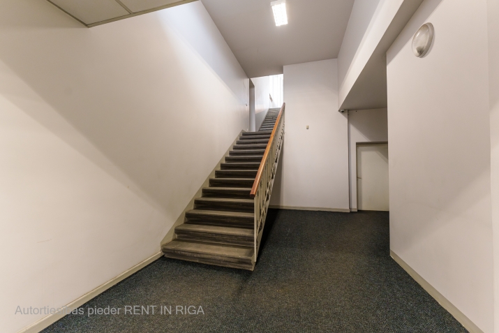 Объявление. Mēbelētas biroja telpas Mūkusalas ielā 51, ar jauku skatu uz Daugavas upi un Zaķusalu.  Birojam Цена: 238 EUR/мес. Foto #8