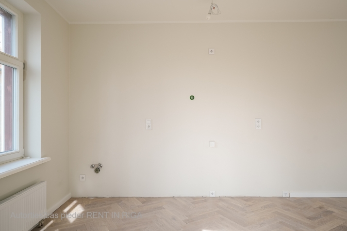 Sludinājumi. Divu istabu dzīvoklis šarmantajā Āgenskalnā!   Rīgas koka arhitektūras pērle  dzīvojamā ēka Cena: 100200 EUR Foto #9