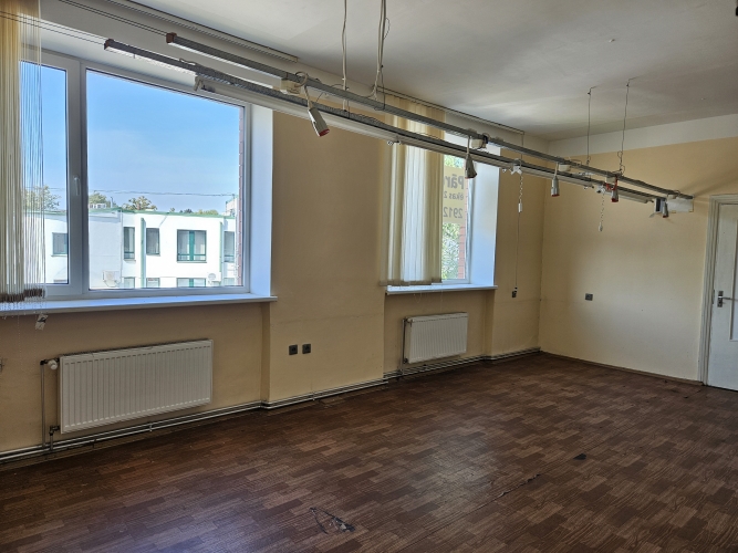 Sludinājumi. Pārdod īpašumu  450 m telpas, kas atrodas 2. stāvā divstāvu ēkā, kopā ar zemi. Īpašums atrodas Cena: 150000 EUR Foto #6