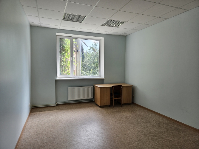 Sludinājumi. Pārdod īpašumu  450 m telpas, kas atrodas 2. stāvā divstāvu ēkā, kopā ar zemi. Īpašums atrodas Cena: 150000 EUR Foto #8