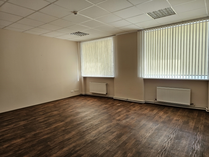 Sludinājumi. Pārdod īpašumu  450 m telpas, kas atrodas 2. stāvā divstāvu ēkā, kopā ar zemi. Īpašums atrodas Cena: 150000 EUR Foto #9