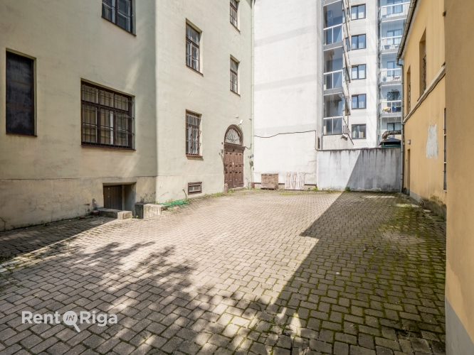 Sludinājumi. Ēku komplekss un zeme Vecrīgā.  (Kungu iela 34, Kalēju iela 78, 13.janvāra iela 25) Izsole. Drīz Cena: 2.01e+06 EUR Foto #9