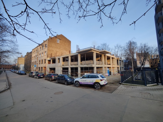 Sludinājumi. Zeme ar daudzdzīvokļu mājas būvprojektu un iesāktu būvniecību.  Projektā ir 33 dzīvokļi ar vidējo Cena: 1.25e+06 EUR Foto #4