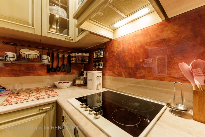 Объявление. Продается 4-комнатная квартира с высококачественным ремонтом!  Элегантная квартира в югендстилевом Цена: 151000 EUR Foto #9