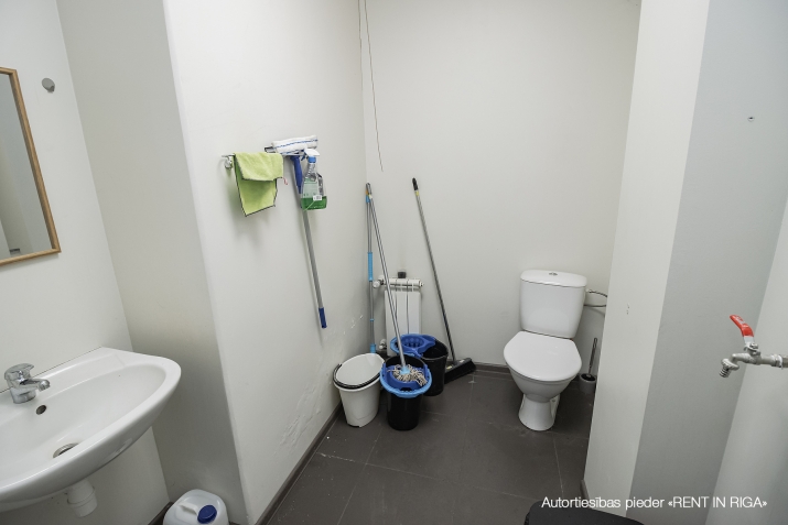 Sludinājumi. Tirdzniecības telpas pārtikas veikalam ar lieliem skatlogiem.  Izdevīga lokācija, vieta. Izcilas Cena: 75000 EUR Foto #7