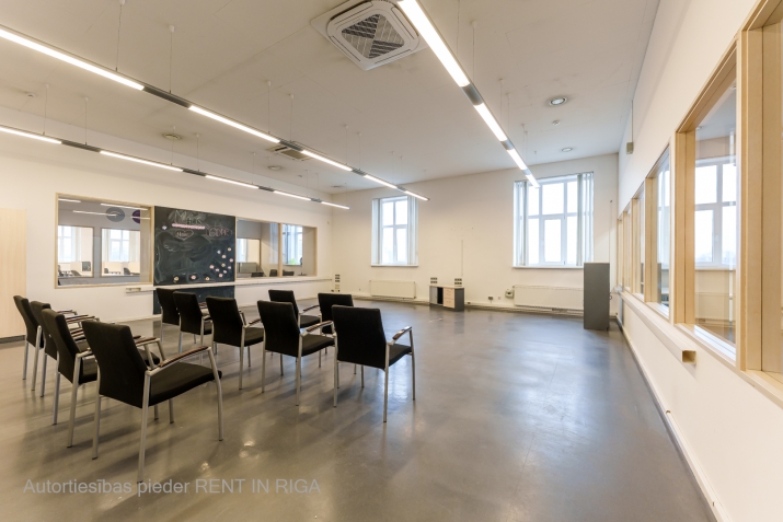 Sludinājumi. Iznomā biroju Latgales ielā 322, multifunkcionāla, renovēta būve pretī t/c \'Dole\'.  Birojs ēkas 4. Cena: 2349 EUR/mēn Foto #6