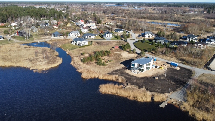 Sludinājumi. Piedāvājumā ekskluzīvs un ainavisks zemesgabals pie paša Mašēnu ezera - Berģos!  Saulrieti, ūdens, Cena: 245000 EUR Foto #5