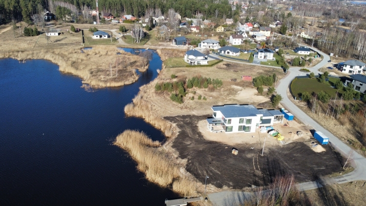 Sludinājumi. Piedāvājumā ekskluzīvs un ainavisks zemesgabals pie paša Mašēnu ezera - Berģos!  Saulrieti, ūdens, Cena: 245000 EUR Foto #6