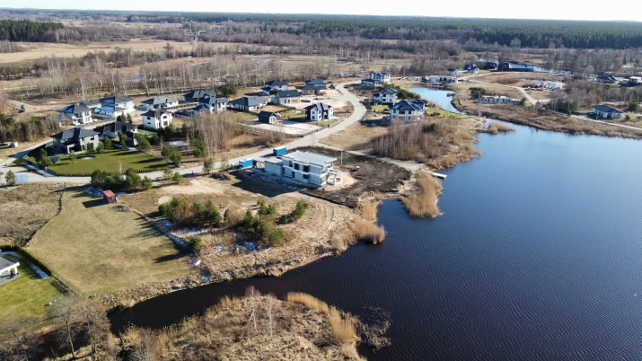 Sludinājumi. Piedāvājumā ekskluzīvs un ainavisks zemesgabals pie paša Mašēnu ezera - Berģos!  Saulrieti, ūdens, Cena: 245000 EUR Foto #4