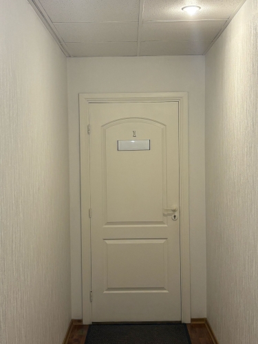 Sludinājumi. Iznomā Gaišu ērtu biroja telpu , pilnībā aprīkots ar mēbelēm klusajā centrā . Ar koplietošanas Cena: 290 EUR/mēn Foto #7