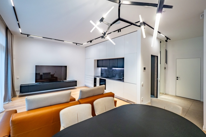 Sludinājumi. Dzīvoklis 100 metru attālumā no jūras.  Tiek pārdots brīnišķīgs trīsistabu dzīvoklis ar plašu Cena: 370000 EUR Foto #5