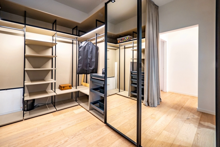 Sludinājumi. Dzīvoklis 100 metru attālumā no jūras.  Tiek pārdots brīnišķīgs trīsistabu dzīvoklis ar plašu Cena: 370000 EUR Foto #9