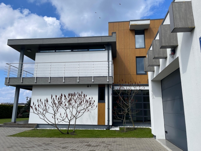 Объявление. Современный частный дом в Юрмале, на берегу Лиелупе. Имущество находится в тихом и уединенном Цена: 2.1e+06 EUR Foto #4