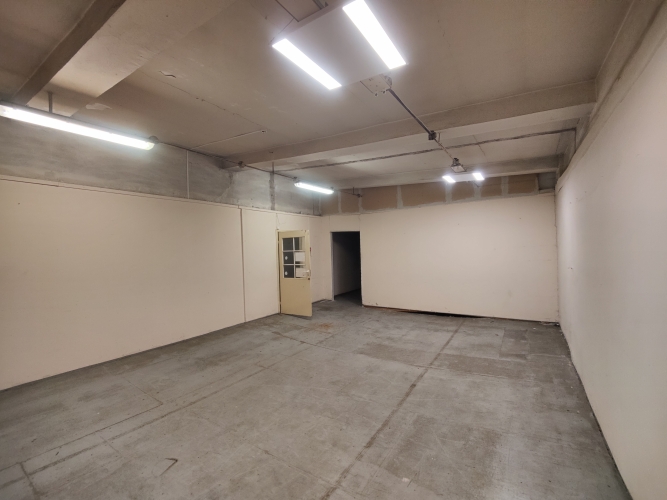 Объявление. Iznomā telpas Bauskas ielā 16b.  Tās sastāv no vairākām telpām, kas savienotas savā starpā. Ir 3 Цена: 1900 EUR/мес. Foto #3