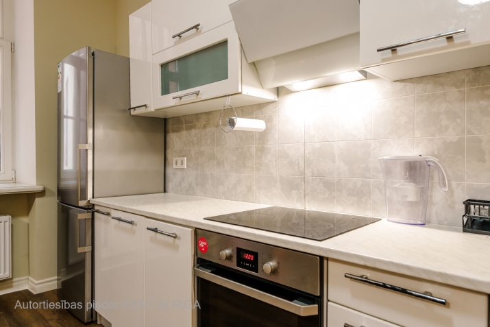 Sludinājumi. Piedāvajam plašu 3 istabu dzīvokli renovētā namā Rīgas centrā, klusā vienvirziena ielā starp Cena: 220000 EUR Foto #6