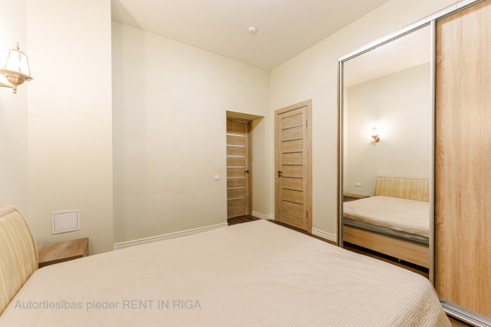 Sludinājumi. Piedāvajam plašu 3 istabu dzīvokli renovētā namā Rīgas centrā, klusā vienvirziena ielā starp Cena: 220000 EUR Foto #8