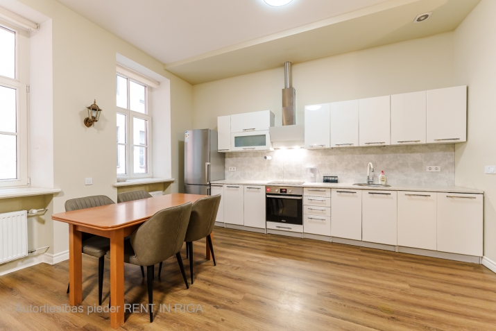 Sludinājumi. Piedāvajam plašu 3 istabu dzīvokli renovētā namā Rīgas centrā, klusā vienvirziena ielā starp Cena: 220000 EUR Foto #9