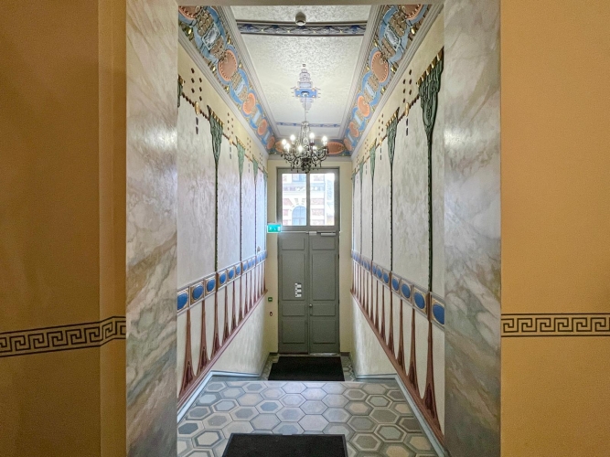 Sludinājumi. Piedāvājam 2 istabu dzīvokli centrā, pilnībā renovētā namā. Nams atrodas Rīgas centrā, klusā Cena: 141600 EUR Foto #2