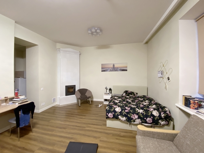 Sludinājumi. Piedāvājam plašu studio dzīvokli renovētā nama 1. augstajā stāvā. Nams atrodas Rīgas centrā, klusā Cena: 124800 EUR Foto #6