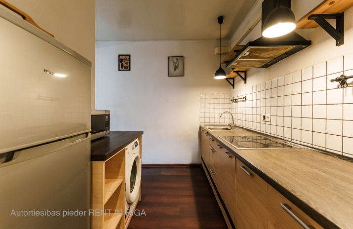 Sludinājumi. Tiek pārdots kompakta izmēra 2-istabu dzīvoklis.    Dzīvoklī ir uzstādīta iebūvēta virtuves Cena: 40000 EUR Foto #7