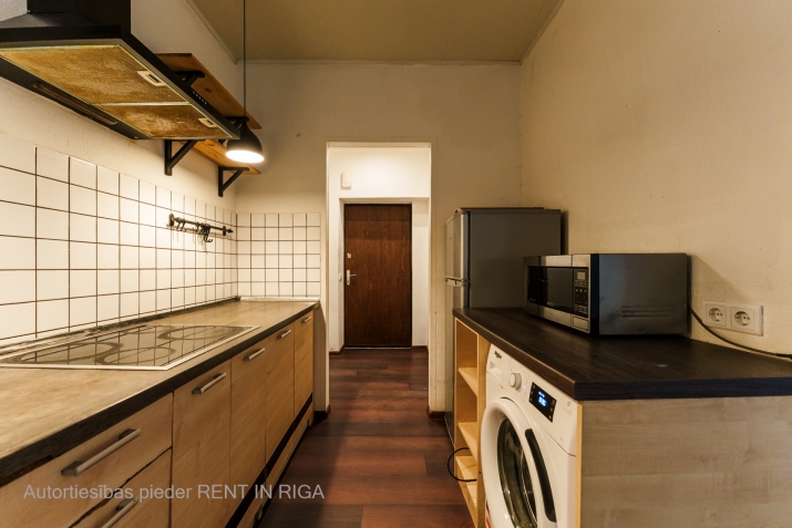 Sludinājumi. Tiek pārdots kompakta izmēra 2-istabu dzīvoklis.    Dzīvoklī ir uzstādīta iebūvēta virtuves Cena: 40000 EUR Foto #6