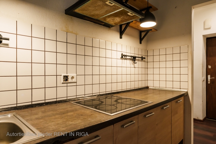 Sludinājumi. Tiek pārdots kompakta izmēra 2-istabu dzīvoklis.    Dzīvoklī ir uzstādīta iebūvēta virtuves Cena: 40000 EUR Foto #8