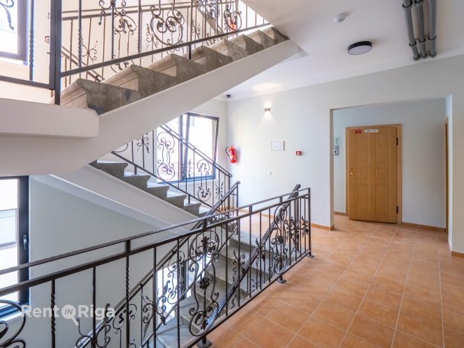 Sludinājumi. Elegants un kvalitatīvi izveidots dzīvoklis vienā no visstraujāk attīstošajām Rīgas centra apkaimēm Cena: 69000 EUR Foto #9