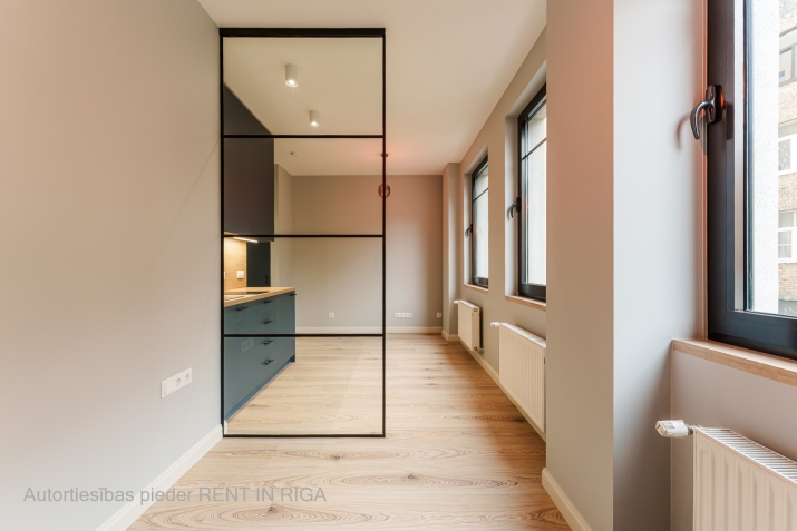 Sludinājumi. Elegants un kvalitatīvi izveidots dzīvoklis vienā no visstraujāk attīstošajām Rīgas centra apkaimēm Cena: 69000 EUR Foto #3