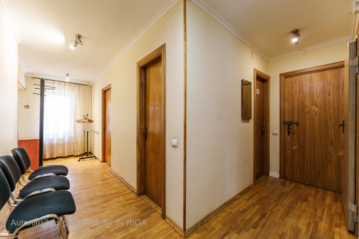 Sludinājumi. Iznomā divus kabinetus Krāslavas ielā.  WC un virtuve koplietošanā ar blakus nomnieku. Pilsētas Cena: 186 EUR/mēn Foto #6