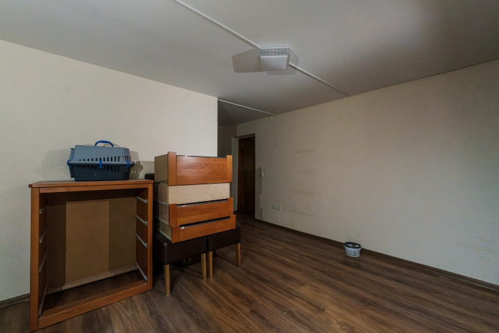 Sludinājumi. Iznomā biroja/tirdzniecības telpas Krāslavas ielā. Ieja no Krāslavas ielas. Pilsētas Cena: 300 EUR/mēn Foto #5