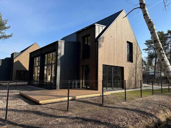 Sludinājumi. Pārdod stilīgu un energoefektīvu premium klases dvīņu māju Mellužos, vienā no klusākajām un Cena: 600000 EUR Foto #3