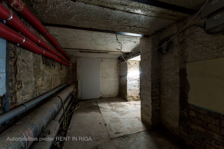 Sludinājumi. Komerctelpas vēsturiskā namīpašumā Rīgas Aktīvajā Centrā.  Telpas atrodas fasādes ēkas pagrabstāvā, Cena: 600 EUR/mēn Foto #6