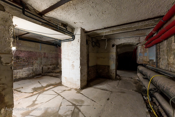 Sludinājumi. Komerctelpas vēsturiskā namīpašumā Rīgas Aktīvajā Centrā.  Telpas atrodas fasādes ēkas pagrabstāvā, Cena: 600 EUR/mēn Foto #7