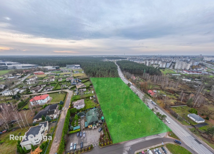 Sludinājumi. Pārdod zemi vienā no aktīvākajām Rīgas auto plūsmas vietām ar ērtu piebraucamo ceļu.  Pieejamas Cena: 1.4e+06 EUR Foto #2