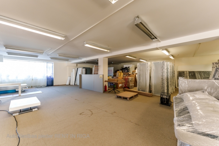 Sludinājumi. Tirdzniecības telpas pirmajā stāvā pie Dienvidu tilta. Redzamas no Krasta ielas.   Plānojumu ir Cena: 2000 EUR/mēn Foto #8