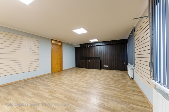 Sludinājumi. TIEK PĀRDOTAS BIROJA TELPAS RĪGĀ  EKSPORTA IELĀ 12  Piedāvājumā moderns un ērts divstāvu birojs Cena: 200000 EUR Foto #9