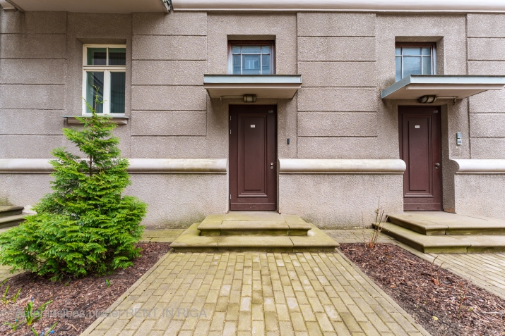 Sludinājumi. TIEK PĀRDOTAS BIROJA TELPAS RĪGĀ  EKSPORTA IELĀ 12  Piedāvājumā moderns un ērts divstāvu birojs Cena: 200000 EUR Foto #2