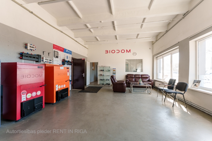 Объявление. Многофункциональное помещение на 1.этаже в Бергах, общей площадью 500 м2. Помещения отлично Цена: 2500 EUR/мес. Foto #4