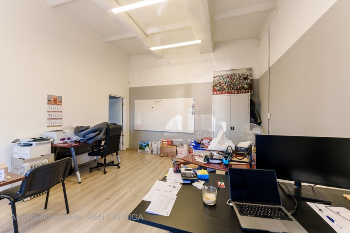 Объявление. Многофункциональное помещение на 1.этаже в Бергах, общей площадью 500 м2. Помещения отлично Цена: 2500 EUR/мес. Foto #8