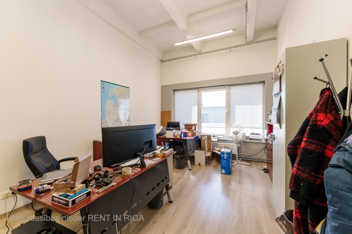 Объявление. Многофункциональное помещение на 1.этаже в Бергах, общей площадью 500 м2. Помещения отлично Цена: 2500 EUR/мес. Foto #9