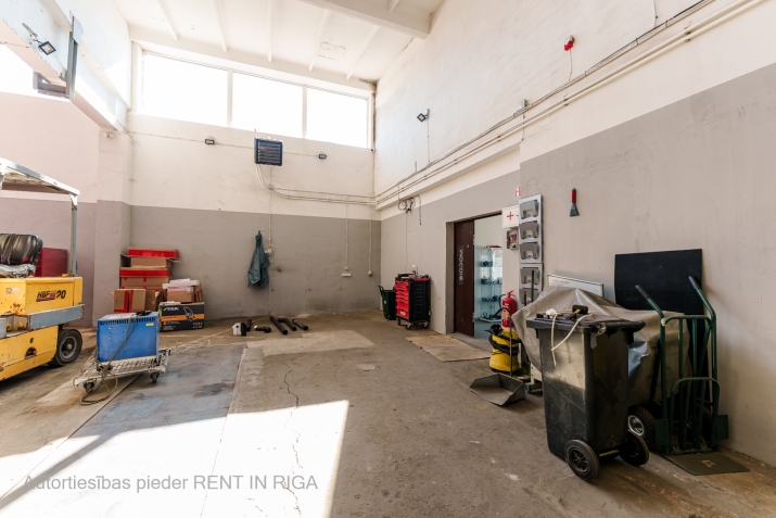 Объявление. Многофункциональное помещение на 1.этаже в Бергах, общей площадью 500 м2. Помещения отлично Цена: 2500 EUR/мес. Foto #5