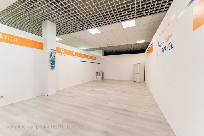 Sludinājumi. Iznomā tirzniecības telpas Zolitūdē, t/c \'IXO\'.  + 2. stāvs. + Pie ēkas bezmaksas autostāvvieta; + Cena: 285 EUR/mēn Foto #2