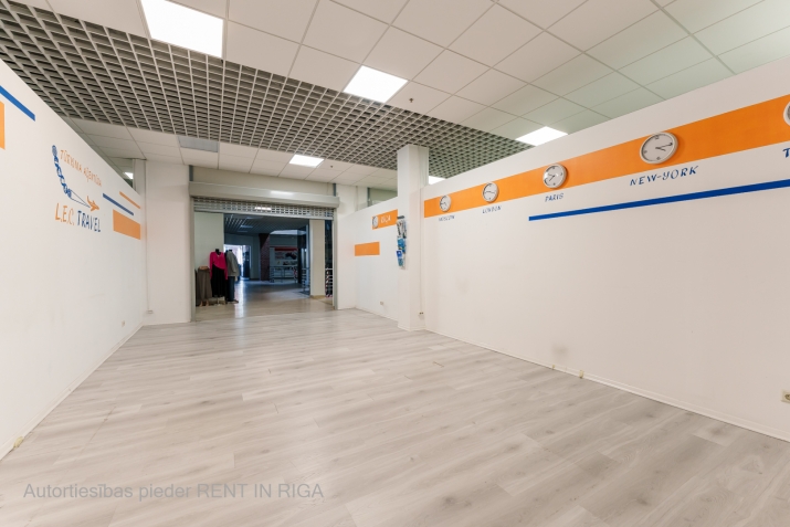 Sludinājumi. Iznomā tirzniecības telpas Zolitūdē, t/c \'IXO\'.  + 2. stāvs. + Pie ēkas bezmaksas autostāvvieta; + Cena: 285 EUR/mēn Foto #3