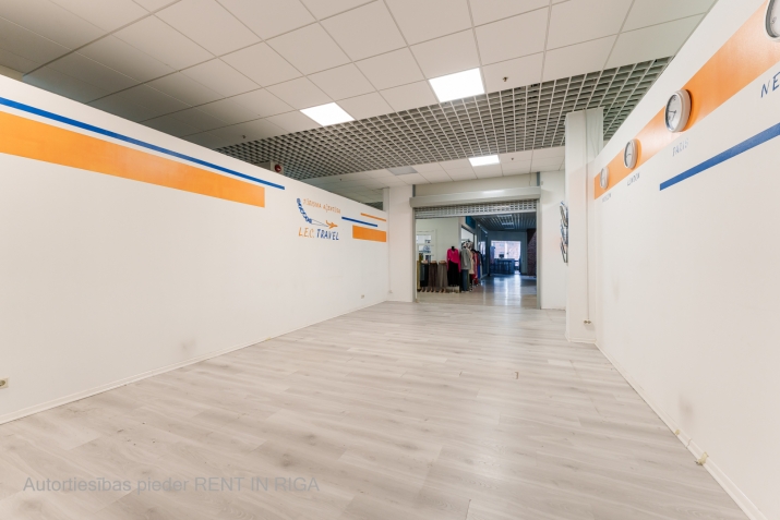 Sludinājumi. Iznomā tirzniecības telpas Zolitūdē, t/c \'IXO\'.  + 2. stāvs. + Pie ēkas bezmaksas autostāvvieta; + Cena: 285 EUR/mēn Foto #4