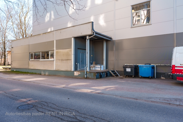 Sludinājumi. Iznomā tirzniecības telpas Zolitūdē, t/c \'IXO\'.  + 2. stāvs. + Pie ēkas bezmaksas autostāvvieta; + Cena: 285 EUR/mēn Foto #9